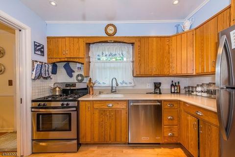 28 Cedar Pl, Wayne, NJ 07470 photo 6