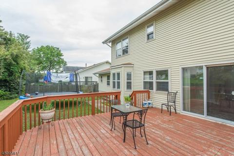 39 Agawam Dr, Wayne, NJ 07470 photo 22