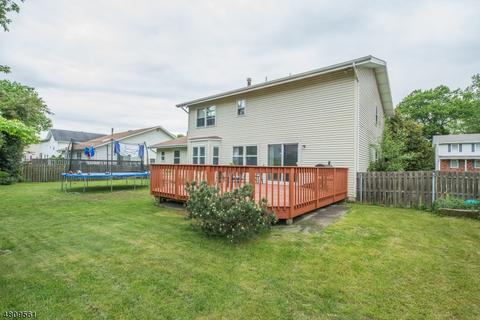 39 Agawam Dr, Wayne, NJ 07470 photo 2