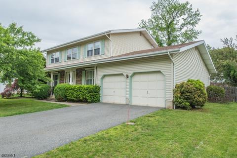 39 Agawam Dr, Wayne, NJ 07470 photo 1