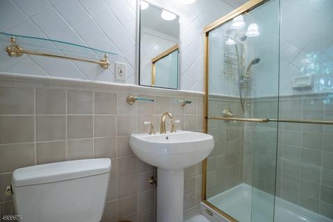 39 Ellicott Ln, Wayne, NJ 07470 photo 13