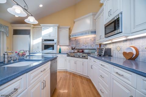 39 Ellicott Ln, Wayne, NJ 07470 photo 8