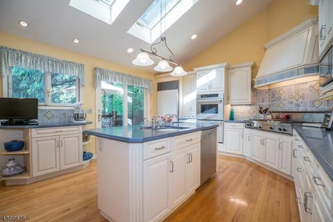 39 Ellicott Ln, Wayne, NJ 07470 photo 5