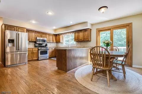 16 Rustic Trl, Flemington, NJ 08822 photo 2