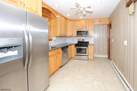 83 Farmingdale Rd, Wayne, NJ 07470 photo 4
