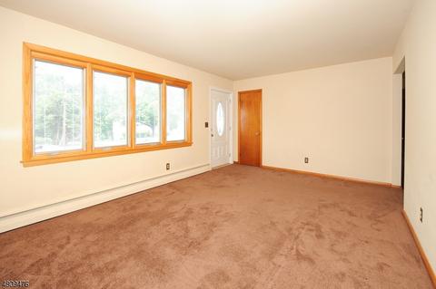 83 Farmingdale Rd, Wayne, NJ 07470 photo 8