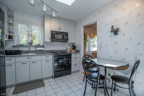 43 Allen Dr, Wayne, NJ 07470 photo 7