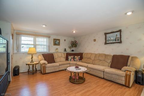 43 Allen Dr, Wayne, NJ 07470 photo 12