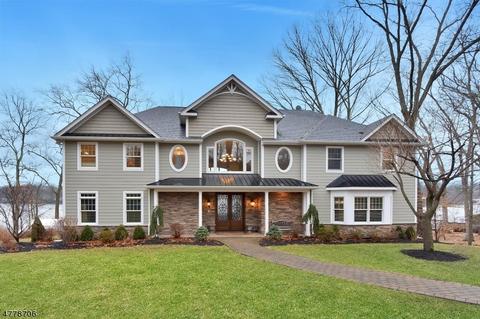 152 Pines Lake Dr, Wayne, NJ 07470 photo 1