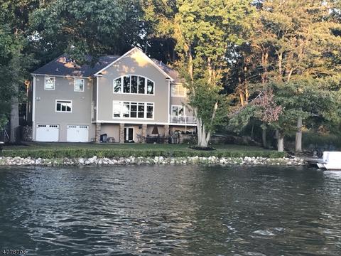 152 Pines Lake Dr, Wayne, NJ 07470 photo 2