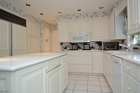 38 Cider Hl, Upper Saddle River, NJ 07458 photo 11