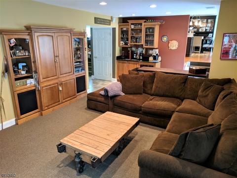 8 Avon Rd, Clark, NJ 07066 photo 9