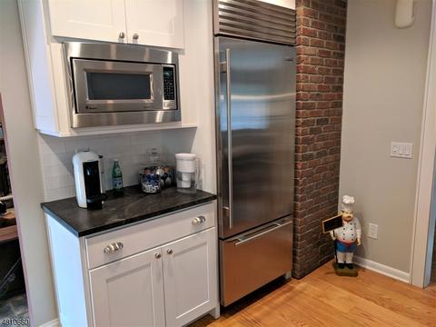 8 Avon Rd, Clark, NJ 07066 photo 5