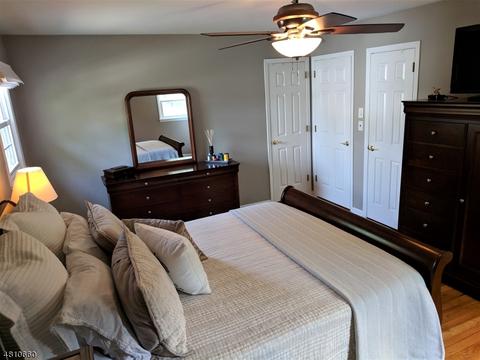 8 Avon Rd, Clark, NJ 07066 photo 13