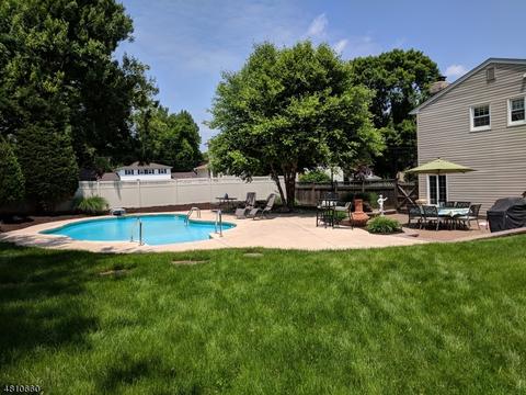 8 Avon Rd, Clark, NJ 07066 photo 22