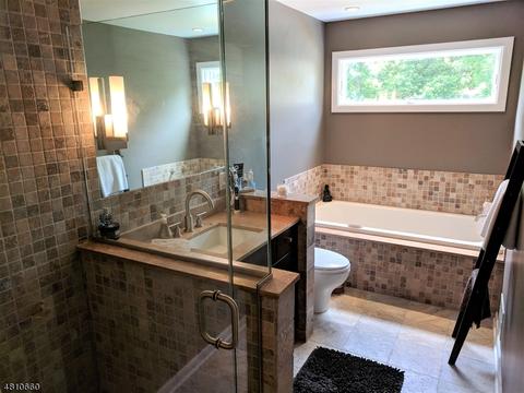 8 Avon Rd, Clark, NJ 07066 photo 10