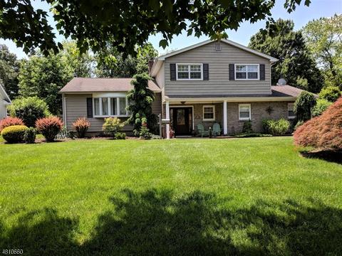 8 Avon Rd, Clark, NJ 07066 photo 1
