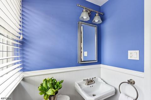 10 Hemlock Ter, Springfield, NJ 07081 photo 9