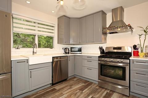 115 Ridgewood Ave, Paramus, NJ 07652 photo 8