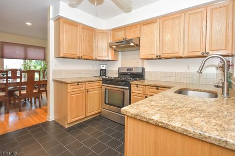 6 Coniston Ct, Wayne, NJ 07470 photo 4