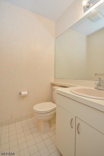 6 Coniston Ct, Wayne, NJ 07470 photo 9