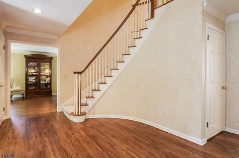 2 Heath Dr, Basking Ridge, NJ 07920 photo 2