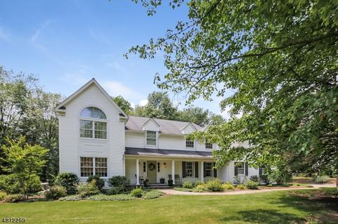 2 Heath Dr, Basking Ridge, NJ 07920 photo 1