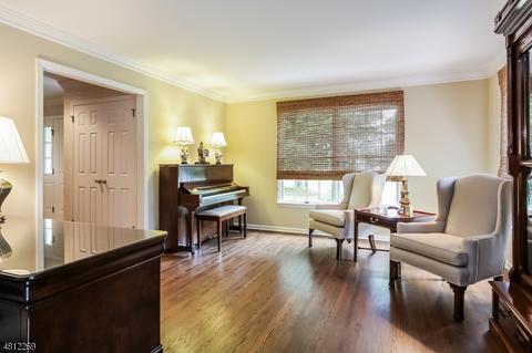 2 Heath Dr, Basking Ridge, NJ 07920 photo 4