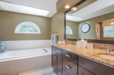 2 Heath Dr, Basking Ridge, NJ 07920 photo 15