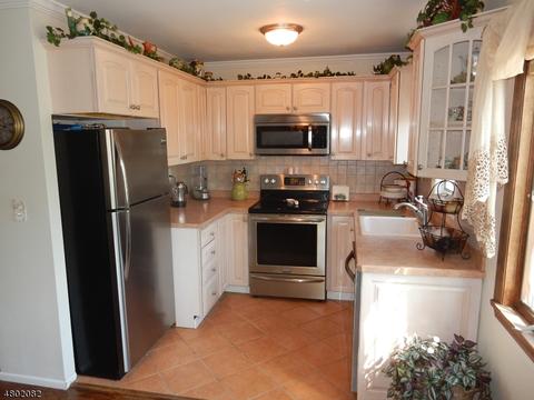 68 Cornell Dr, Clark, NJ 07066 photo 6