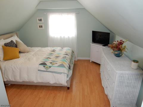 68 Cornell Dr, Clark, NJ 07066 photo 14