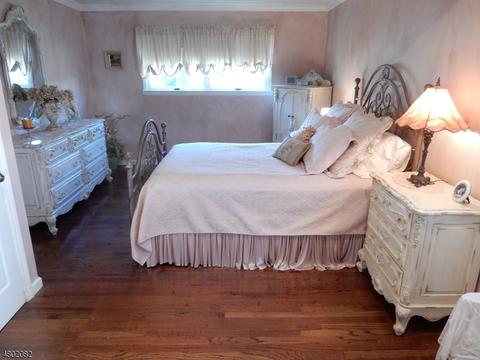 68 Cornell Dr, Clark, NJ 07066 photo 8