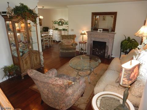 68 Cornell Dr, Clark, NJ 07066 photo 3