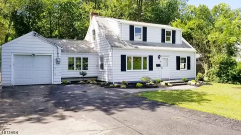 48 Village Dr, Wayne, NJ 07470 photo 2