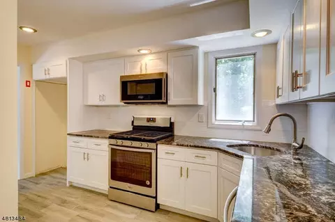 48 Village Dr, Wayne, NJ 07470 photo 7