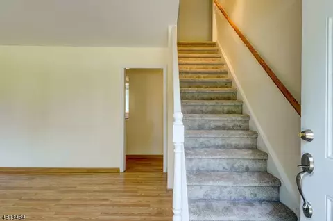 48 Village Dr, Wayne, NJ 07470 photo 5