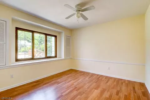 48 Village Dr, Wayne, NJ 07470 photo 10