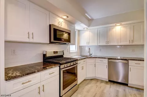 48 Village Dr, Wayne, NJ 07470 photo 8