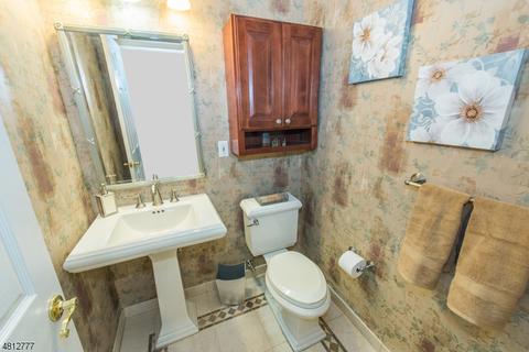 24 Verkade Dr, Wayne, NJ 07470 photo 11