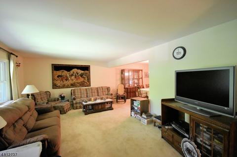 699 Indian Rd, Wayne, NJ 07470 photo 2