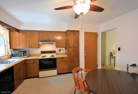 699 Indian Rd, Wayne, NJ 07470 photo 4