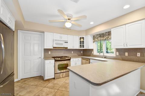 58 Apple Tree Row, Berkeley Heights, NJ 07922 photo 4