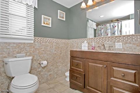 28 White Oak Ln, Wayne, NJ 07470 photo 6