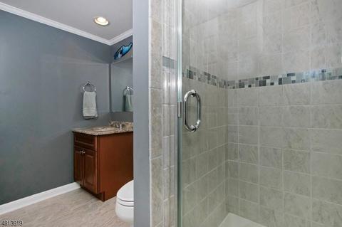 28 White Oak Ln, Wayne, NJ 07470 photo 14