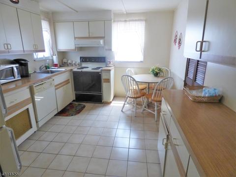 67 Cedar St, Nutley, NJ 07110 photo 5