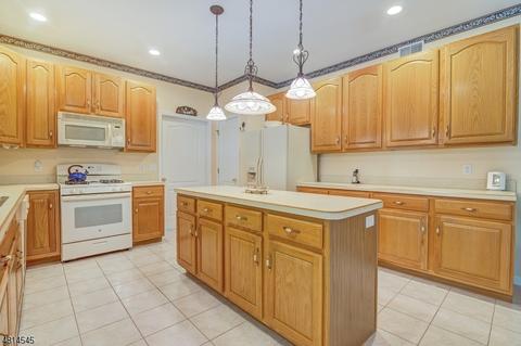 2 Stone Hill Rd, Wayne, NJ 07470 photo 16