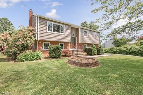 4 Heather Ct, Hackettstown, NJ 07840 photo 1