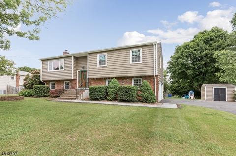4 Heather Ct, Hackettstown, NJ 07840 photo 2