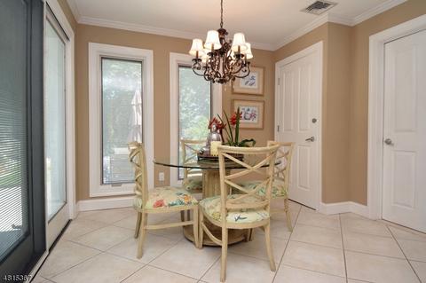 458 Lincoln Dr, Paramus, NJ 07652 photo 11