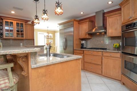 458 Lincoln Dr, Paramus, NJ 07652 photo 8